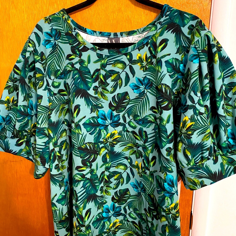 🌴NWT WORTHINGTON Beautiful Blouse